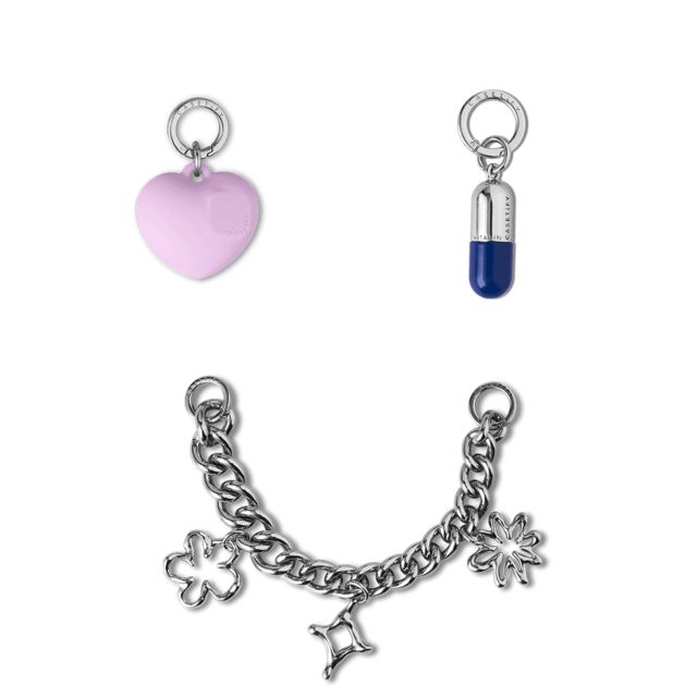 CASETiFY - Doodle Curb Chain & Vitamin C & Puffy Heart Charm Set Vibrant Vibes Charm Set - Doodle Curb Chain & Vitamin C & Puffy Heart casetify