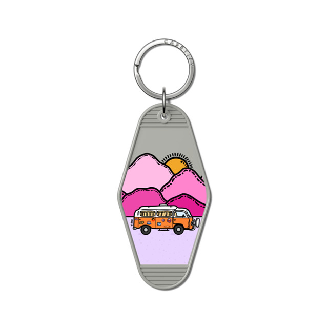 Kimberly Engwicht x CASETiFY キーチェーンタグ グレー キーチェーン タグ Happy Camper Back to School Kimberly Engwicht x CASETiFY キーチェーンタグ グレー キーチェーン タグ Happy Camper Back to School