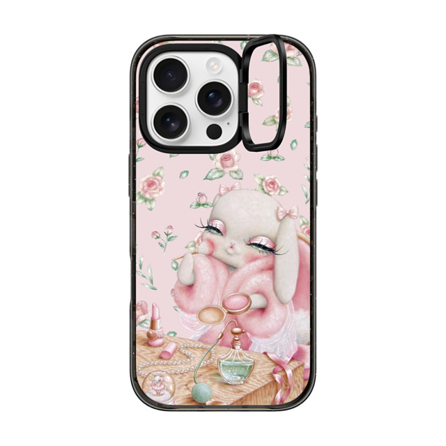 Trash Kitty Art x CASETiFY iPhone 16 Pro ケース ブラック インパクトリングスタンドケース MagSafe対応 Ballerina's Boudoir