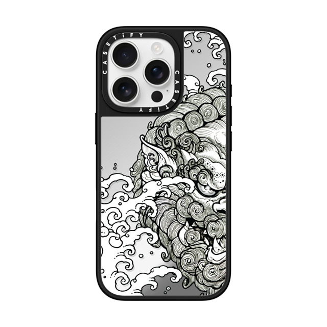 Gabe Shum x CASETiFY iPhone 16 Pro ケース Silver on Black ミラーケース MagSafe対応 Lucky Foo Dog by Gabe Shum