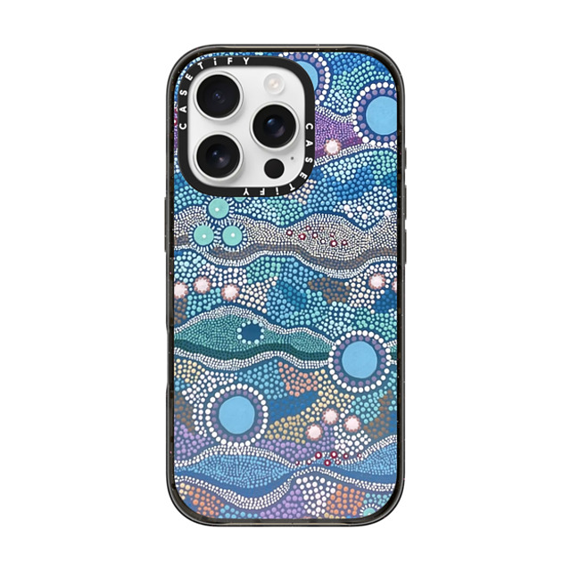 Krubi Creative x CASETiFY iPhone 16 Pro ケース ブラック インパクトケース Wattamolla - Aboriginal Art