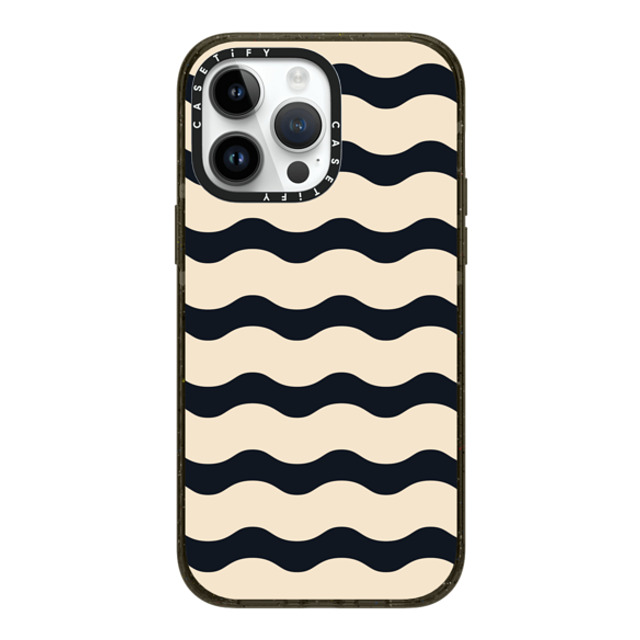 The House That Lars Built x CASETiFY iPhone 14 Pro Max ケース ブラック インパクトケース MagSafe対応 Black And White Wavy Stripe