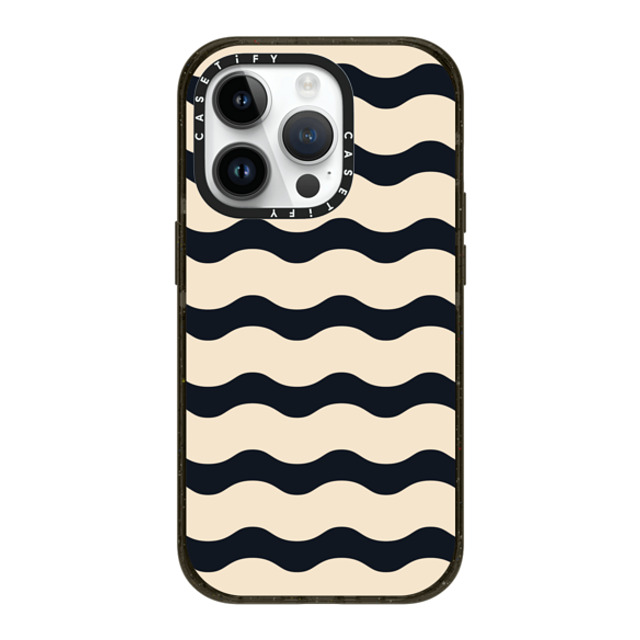 The House That Lars Built x CASETiFY iPhone 14 Pro ケース ブラック インパクトケース MagSafe対応 Black And White Wavy Stripe