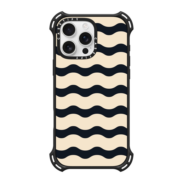 The House That Lars Built x CASETiFY iPhone 16 Pro Max Case Matte Black バウンスケース Black And White Wavy Stripe The House That Lars Built x CASETiFY iPhone 16 Pro Max Case Matte Black バウンスケース Black And White Wavy Stripe