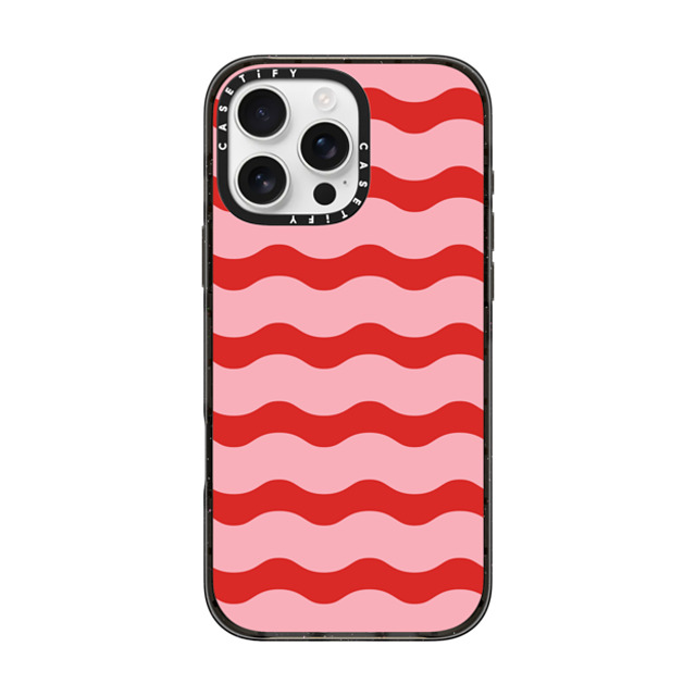 The House That Lars Built x CASETiFY iPhone 16 Pro Max ケース ブラック インパクトケース Red And Pink Wavy Stripe