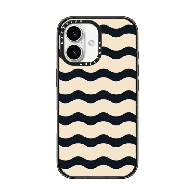 The House That Lars Built x CASETiFY iPhone 16 ケース ブラック インパクトケース Black And White Wavy Stripe