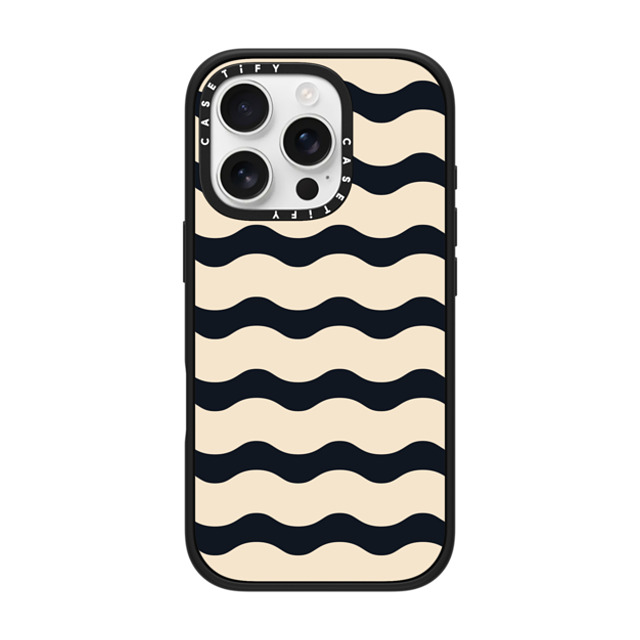 The House That Lars Built x CASETiFY iPhone 16 Pro ケース マットブラック インパクトケース Black And White Wavy Stripe