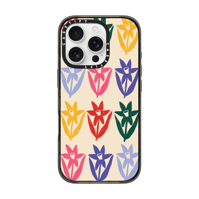 The House That Lars Built x CASETiFY iPhone 16 Pro ケース Summer,Floral ブラック インパクトケース Daffodil Back to School The House That Lars Built x CASETiFY iPhone 16 Pro ケース Summer,Floral ブラック インパクトケース Daffodil Back to School