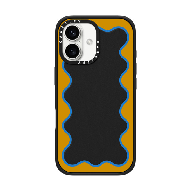 The House That Lars Built x CASETiFY iPhone 16 ケース マットブラック インパクトケース MagSafe対応 Blue and Yellow Wavy Border