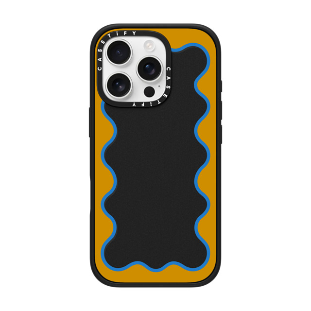 The House That Lars Built x CASETiFY iPhone 16 Pro ケース マットブラック インパクトケース MagSafe対応 Blue and Yellow Wavy Border