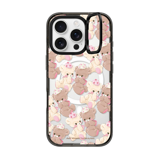 Dreamin Tiny Pets by MAKI x CASETiFY iPhone 16 Pro ケース ブラック インパクトリングスタンドケース MagSafe対応 Vanilla & Cocoa