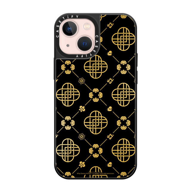 Kpop Demon Hunters x CASETiFY iPhone 13 Mini �P�[�X Silver on Black �~���[�P�[�X MagSafe�Ή� HUNTRX Golden Emblem Case