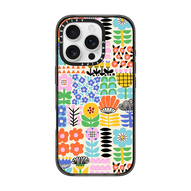 Sandra Hutter x CASETiFY iPhone 16 Pro ケース ブラック インパクトケース MagSafe対応 Scandinavian Maximalist Florals by Sandra Hutter