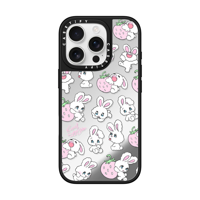 foxy illustrations x CASETiFY iPhone 16 Pro ケース Silver on Black ミラーケース MagSafe対応 Strawberry Mix