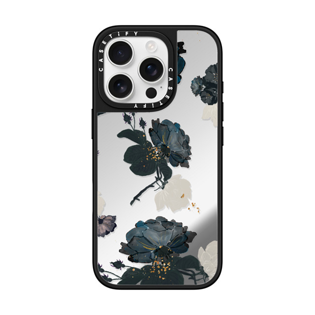 CASETiFY iPhone 16 Pro Case Silver on Black ミラーケース MagSafe対応 White and Black Floral ramonadesigns CASETiFY iPhone 16 Pro Case Silver on Black ミラーケース MagSafe対応 White and Black Floral ramonadesigns