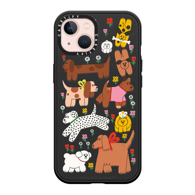 Tess Smith-Roberts x CASETiFY iPhone 13 ケース マットブラック インパクトケース MagSafe対応 Dogs in the meadow