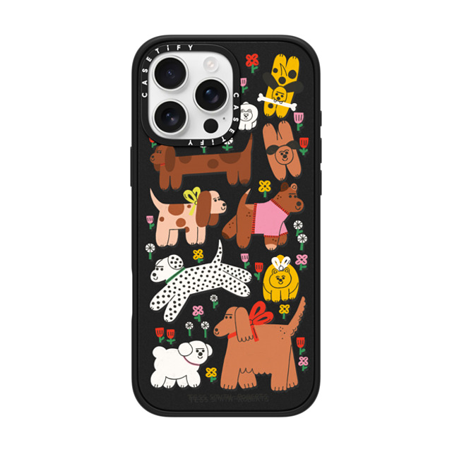 Tess Smith-Roberts x CASETiFY iPhone 16 Pro Max ケース マットブラック インパクトケース MagSafe対応 Dogs in the meadow